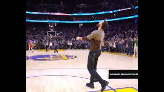 Stephen Curry goes crazy after Donte DiVincenzo hitting a three to send the game in overtime