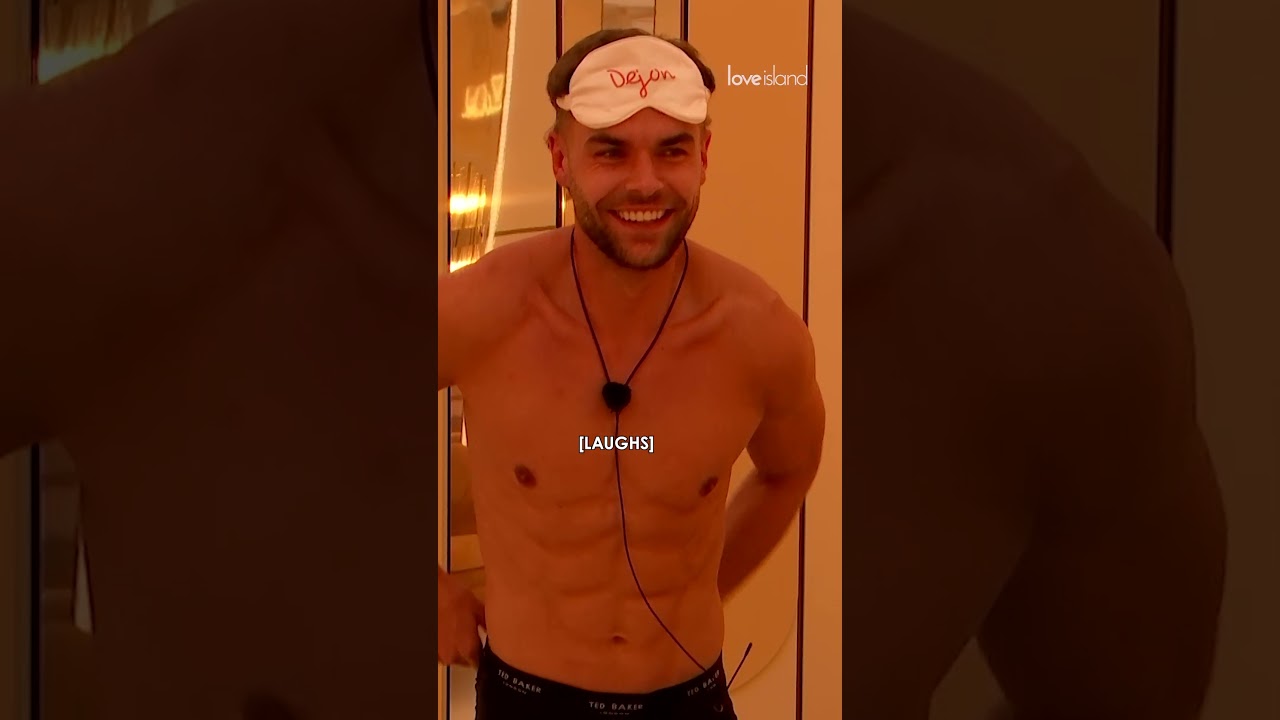 ⁣Harry and Helena sneak off to the Hideaway to spend the night together | Love Island 2025