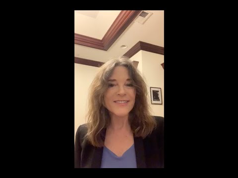 Video: Marianne Williamson Maahanmuutosta Ja Ilmastonmuutoksesta