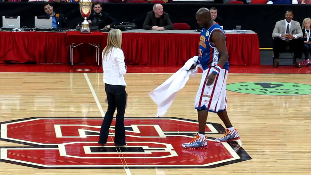 Harlem Globetrotters PNC Center Big Easy Purse YouTube
