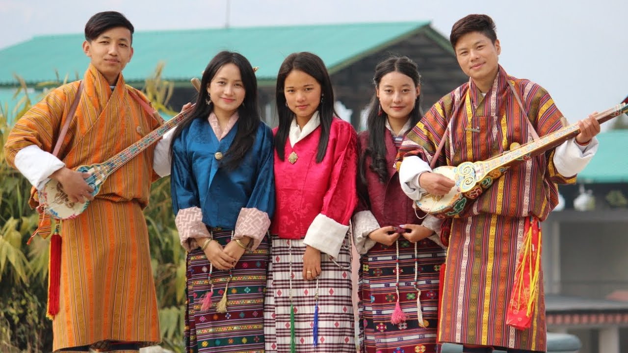 Lama Kadrenchey Boedra Dance by CLCS Culture Club members.