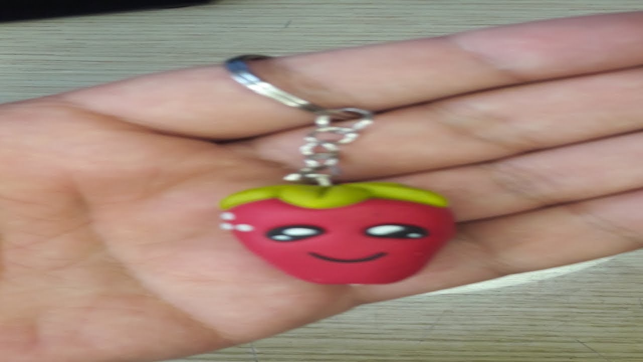 Strawberry keychain making from polymer clay.Polimer kilden çilek anahtarlık yapımı. YouTube