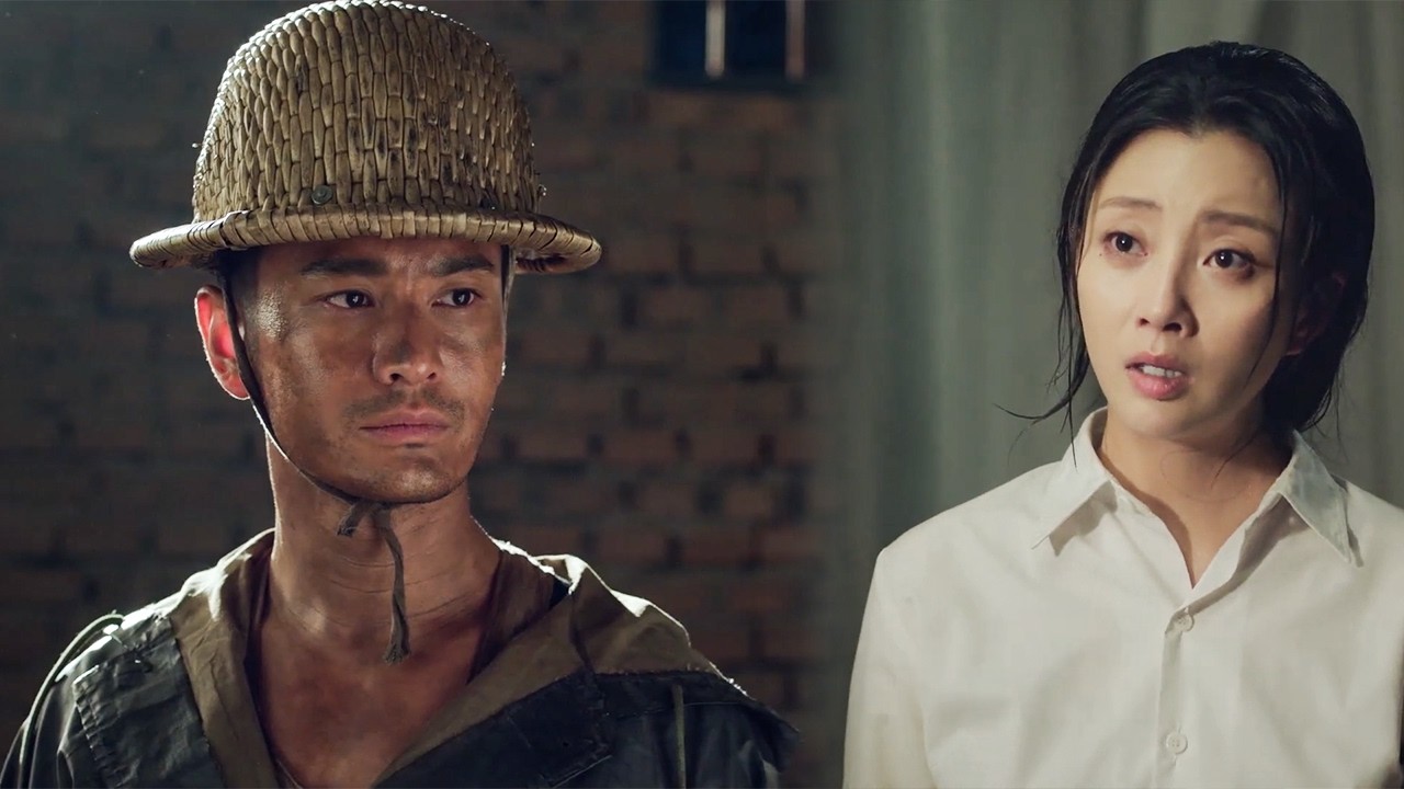 女医生深夜洗澡被偷看，猛男发怒了！❤️ #甜宠 #cdrama #霸道总裁 #灰姑娘 #爱情 #OverbearingCEO