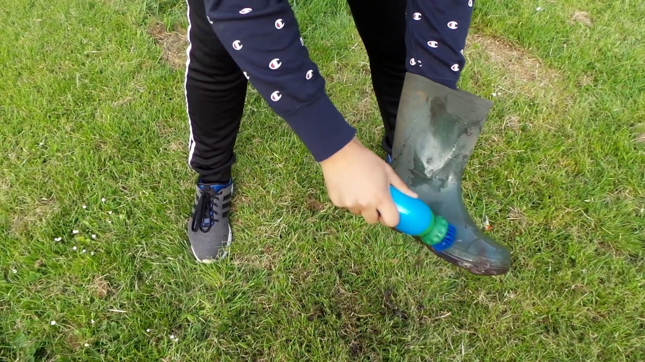muddy boot cleaning