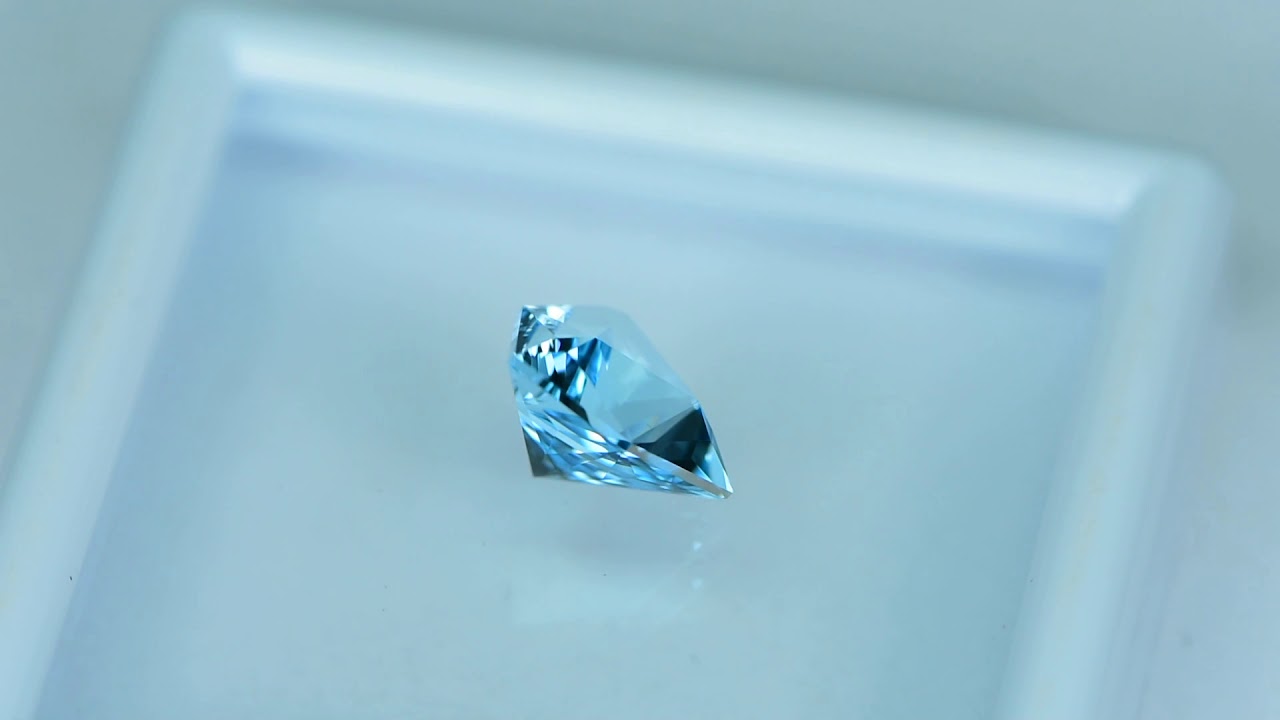 3.07ct Blue Topaz - YouTube