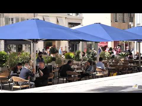 Un café en terrasse à Toulon