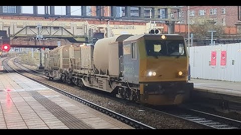 Network Rail MPV - DR90953 and DR98953 passing Manchester Victoria on RHTT on 3S09 (22/11/25)