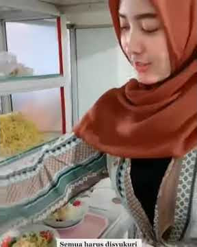 Story WA Ukty Penjual Bakso Cantik