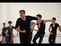 Capture de la vidéo Wiener Staatsballett - Martin Schläpfers Interview Zu »Mahler, Live«