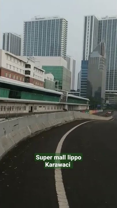 suasana super mall Karawaci di pagi hari