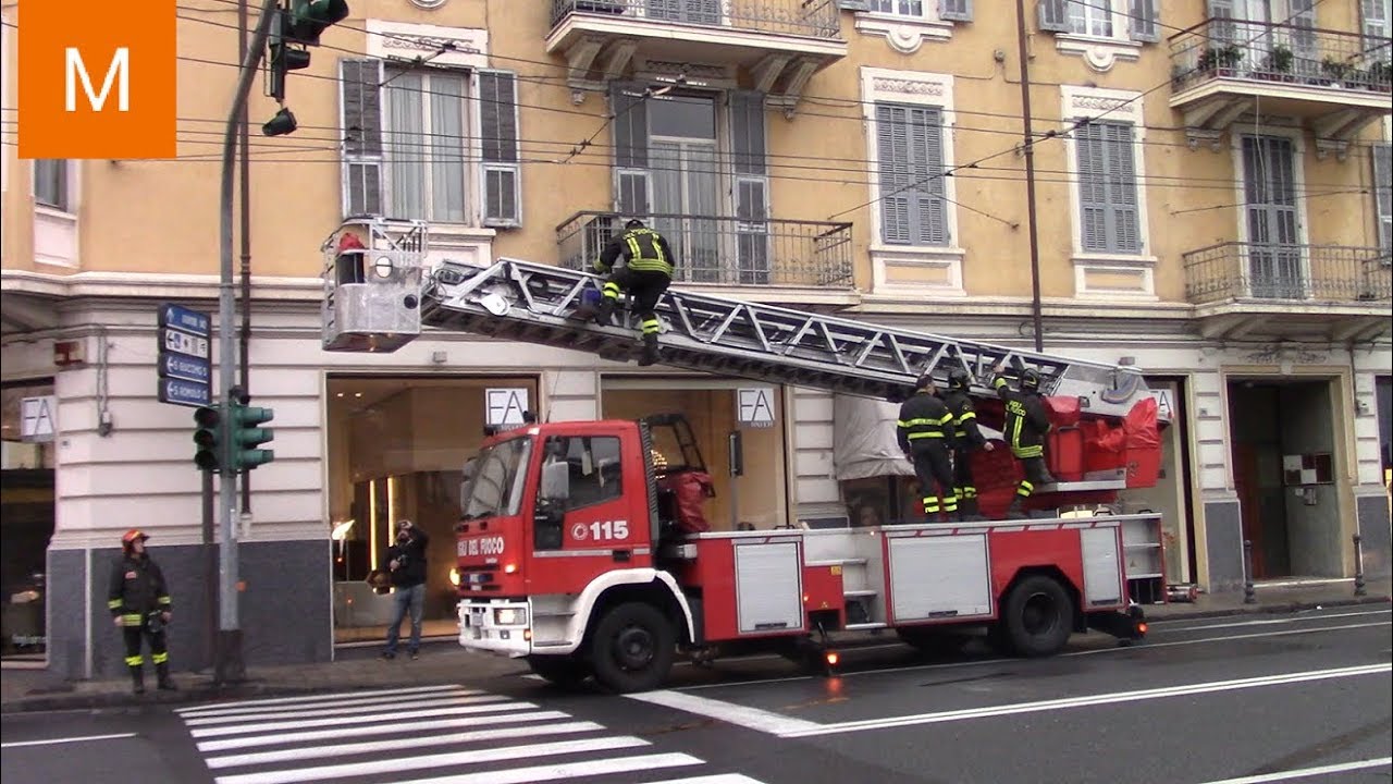 Sanremo, Semaforo resta appeso ad un filo. Intevento dei Vigili del Fuoco 25 01 2018
