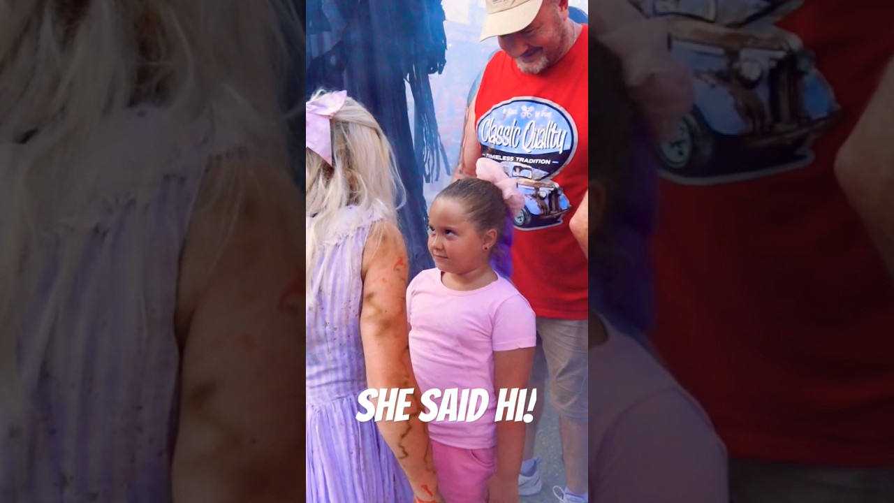 Little Girl gave her the side eye! #reaction #frightfest #sideeye