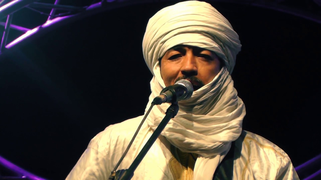 Guarda terakaft-"tafouk télé"@festival des nomades 2017 su YouTube Guarda terakaft-"tafouk télé"@festival des nomades 2017 su YouTube
