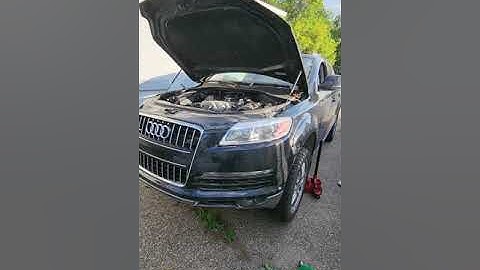 2008 Audi Q7 4.2 crank sensor (engine speed sensor) remove and replace.