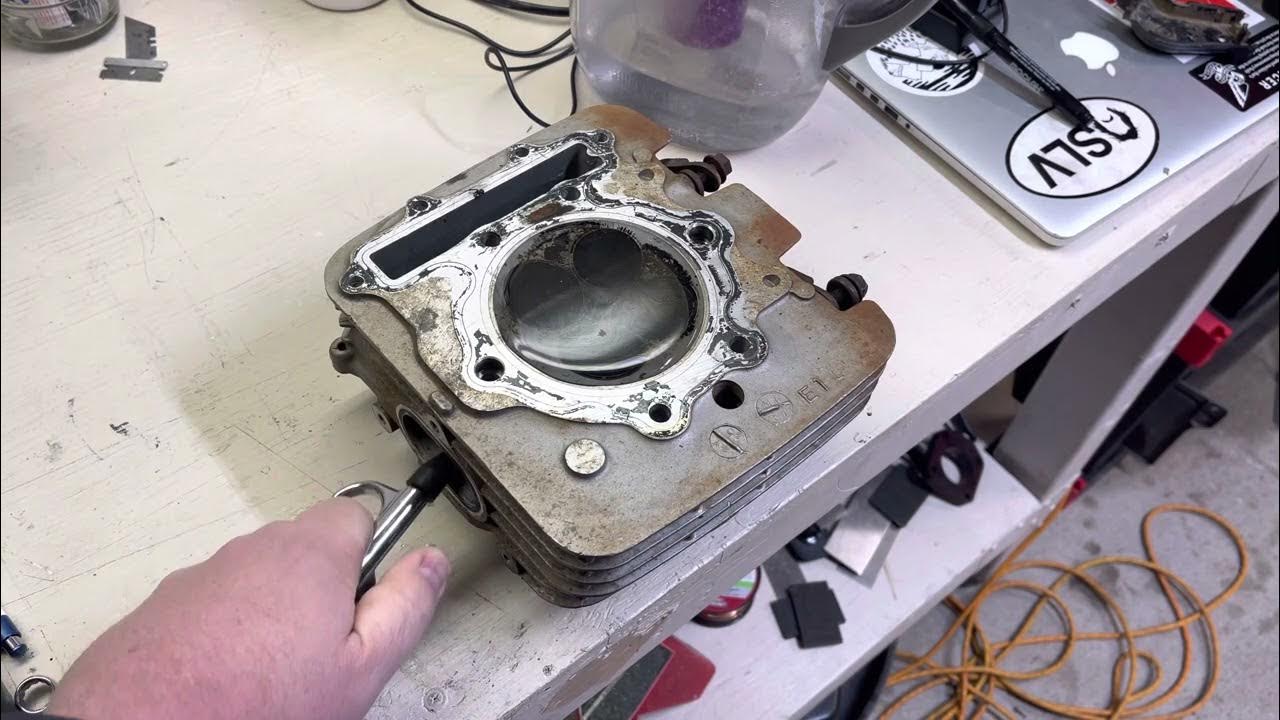 XR600R cylinder head-Checking for leaks - YouTube