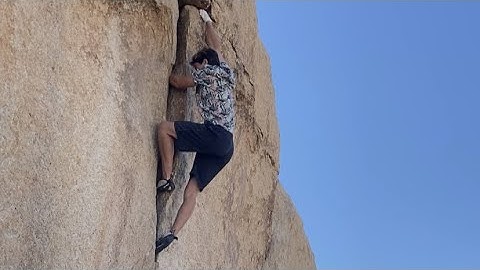 Left Nixon Crack - Flash - Joshua Tree National Park