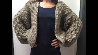Короткий Кардиган в стиле Oversize из толстой пряжи.