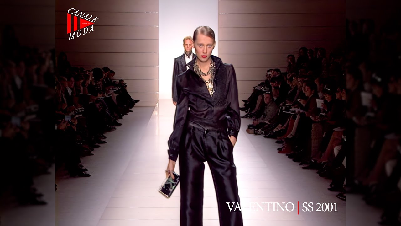 VALENTINO Spring Summer 2001 Paris 4K  - Canale Moda