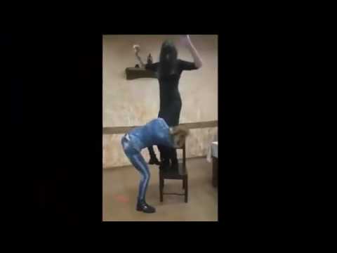 ქართველი გოგონები \"პაპიტოზე\" სექსუალური მოძრაობების გაკეთებას ცდილობენ