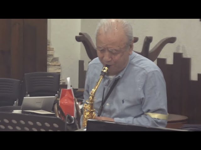 音楽をやるということは好きなことをやろうとしているわけですから、練習しかないでしょうね。毎日楽器と付き合うということですよね。それは無駄なことはないですから渡辺貞夫