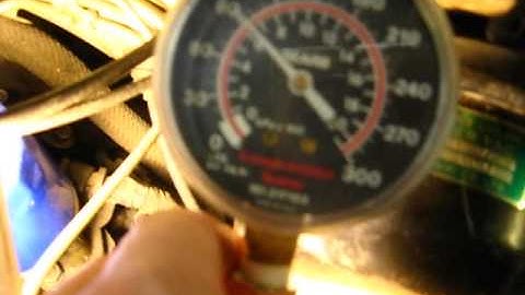 1979 RX-7 MW compression test rear rotor.AVI