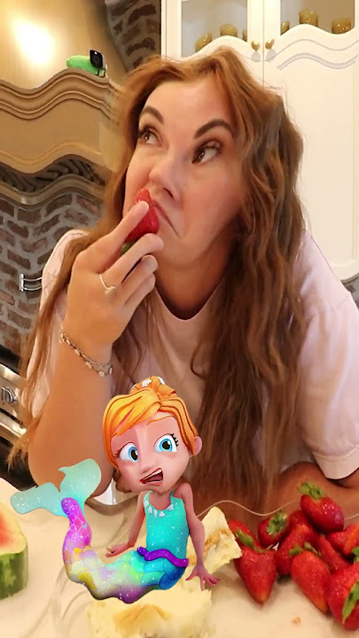 JENNY becomes a MERMAiD!! mermom delivers mermaid treats to the hungry mermaid birthday girl!! 🧜‍♀️