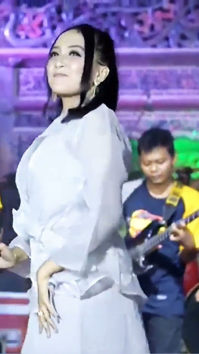 NGAMEN 5 ELSA SAFIRA ADELLA