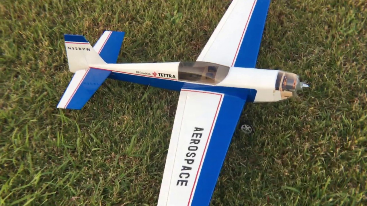 ラジコン 飛行機 テトラ エクストラ 300s RC airplane - YouTube