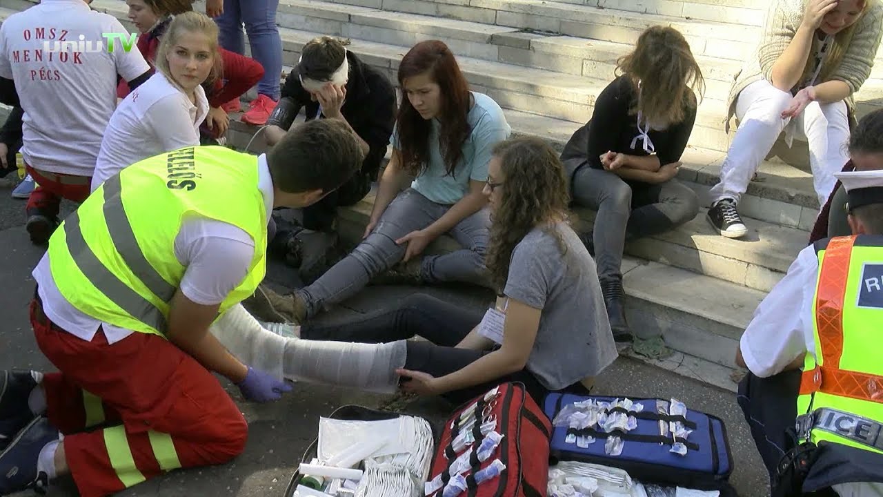 Tömegbalesetet szimuláltak