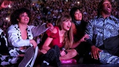 Taylor Swift Announcing Midnight Premiere of Karma Video