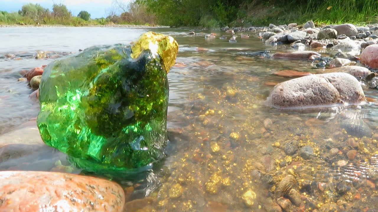 Treasure Hunt in the River! Luck; Gold, Diamonds, Crystal Emerald. - YouTube