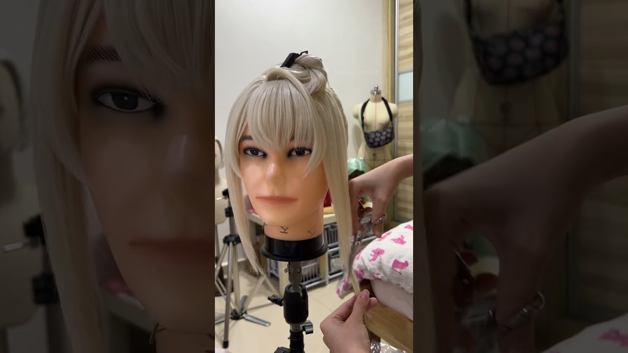 the internet angel is here with her giant curls! 