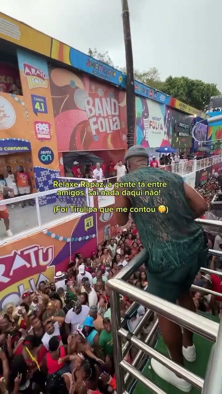Nem a serpentina rodopiou tanto como essa fofoca #salvador #carnaval #humor #memes #tirulipa