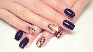 Foil flakes in gelish design