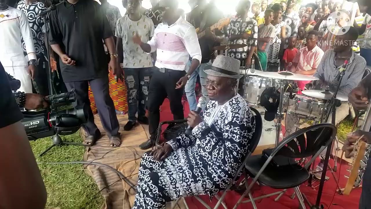 Nana Ampadu performs good in his old age - how amazing Nana Tabiri introduced him with due respect!!