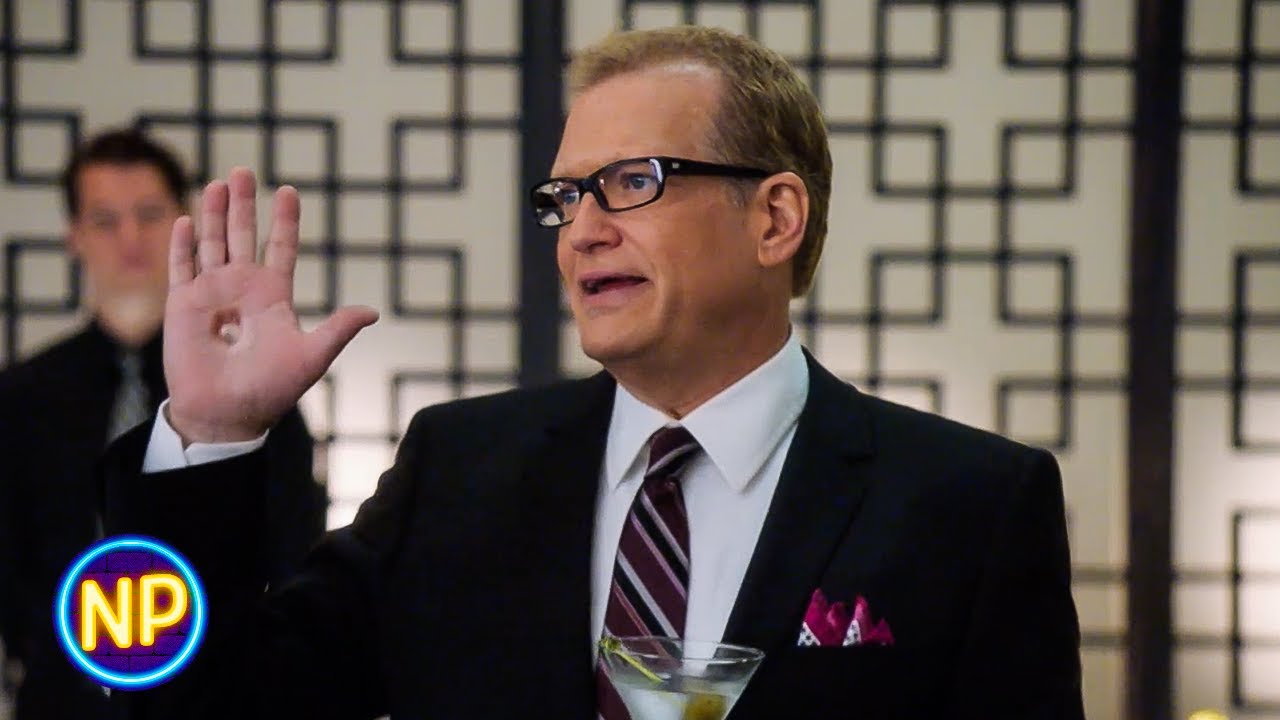⁣Drew Carey has a Giant Hole in His Hand | Community Season 2 Episode 3 | Now Playing