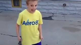 Niño Grita Ya Yaaaa Jajaja Muy Divertido