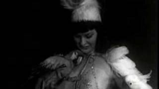 Rosita Royce Burlesque - The Bird Dance.flv