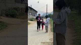 A Kind Mother And Daughter Helped The Poor Girl Escape From The Donkey