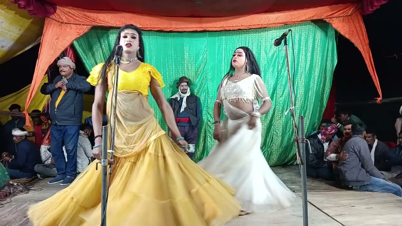  नौटंकी डांस  मनोरंजन पियवा कदर न जाने वाली रे उमरिया