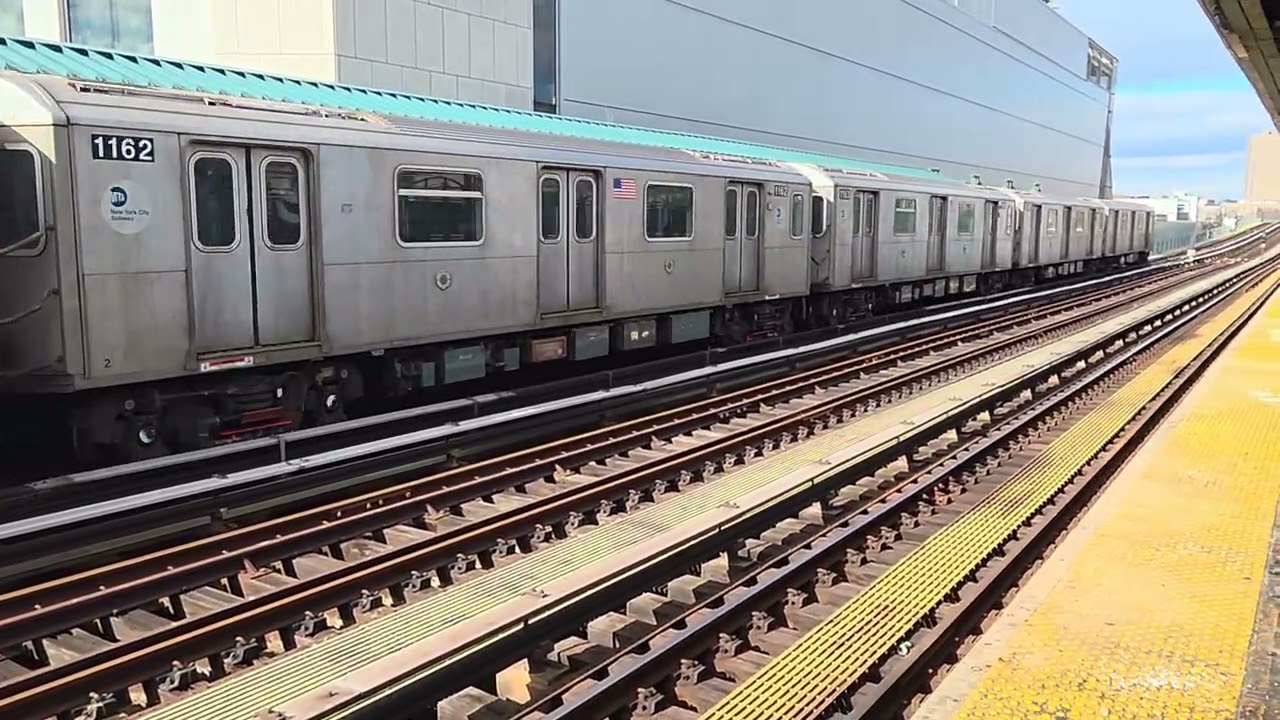 161 st (4) train R142) R142A or R62A ?