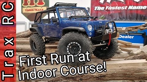 First Crawl on an Indoor Course at HobbyTown USA! | Vanquish VSCX10 II Build & Axial Capra
