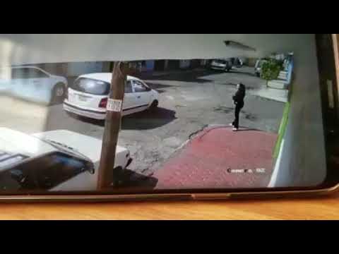 VIDEO muestra cómo una mujer corre para escapar de un intento de secuestro en Ecatepec, Edomex