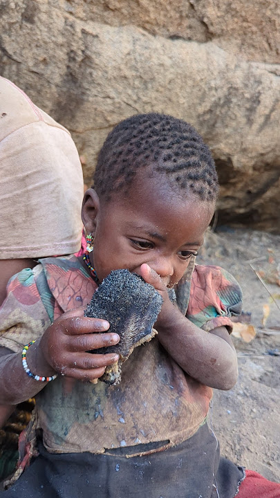 What Tsipiti like😋🥰♥️ #hadzabetribe #eating #shorts #trending