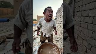 A Mulher Fez Coisas Ruins Ao Marido.