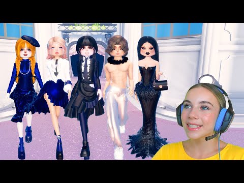 ДЕЛАЮ ПЕРСОНАЖЕЙ ИЗ УЭНСДЕЙ 2 С СЕСТРОЙ в ROBLOX!