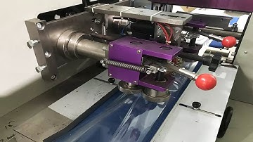 plastic parts flow wrapping packing machine pillow pack equipment