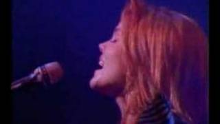 Belinda Carlisle performs Circle in the Sand