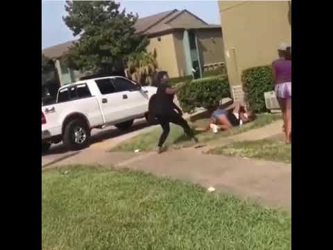 Woman pulls out Gun on teenager while her daughter fights