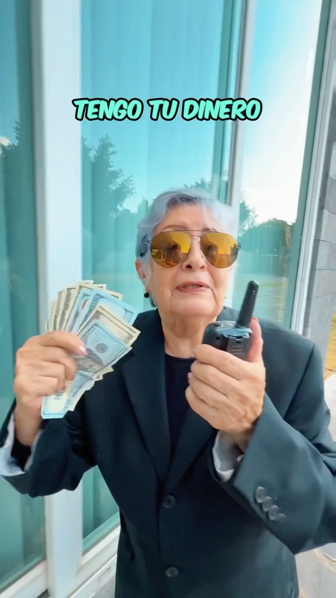 MI ABUELA EN PELI DE ACCIÓN #shorts